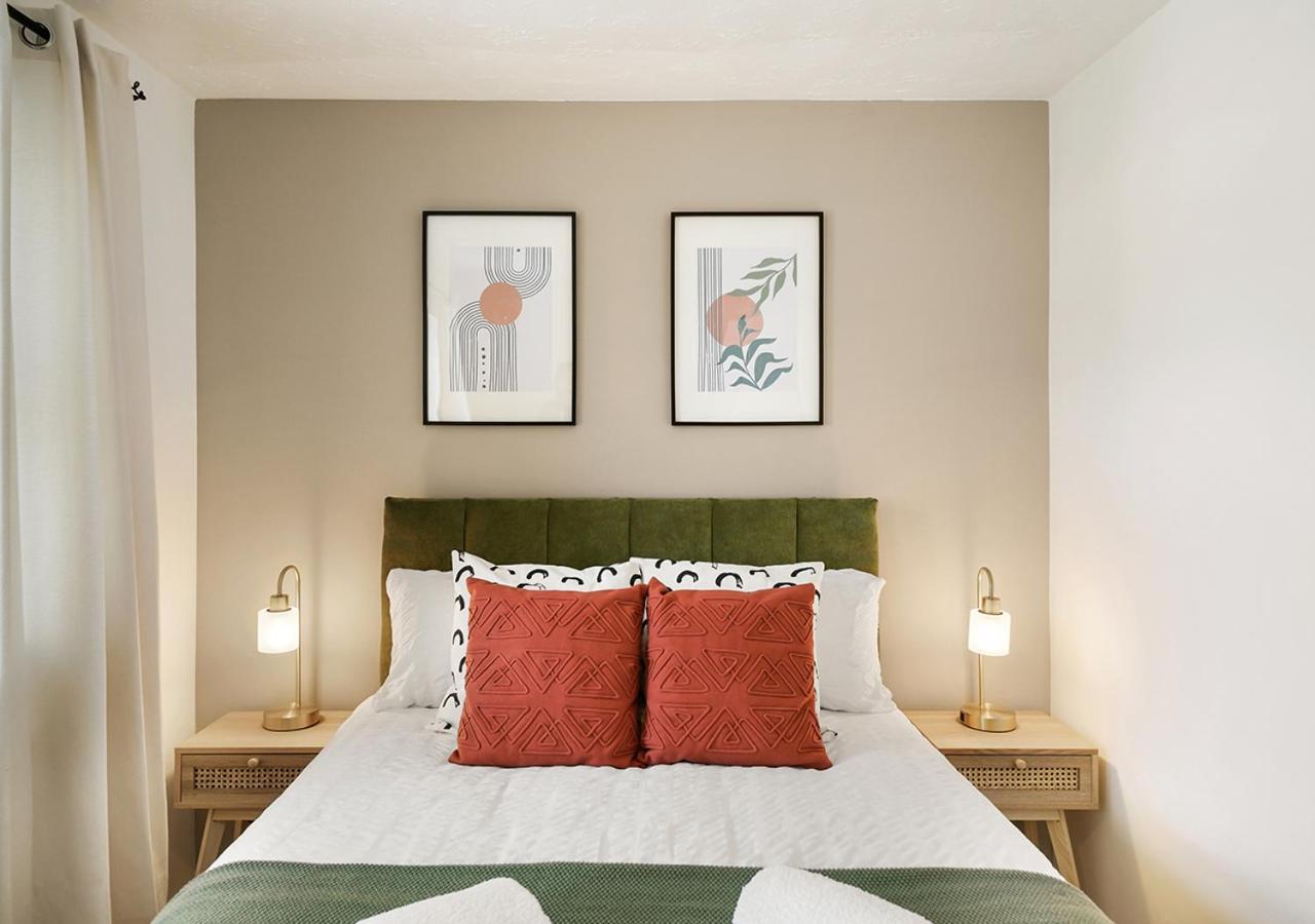 Villa East London House Near Tube With Parking Extérieur photo
