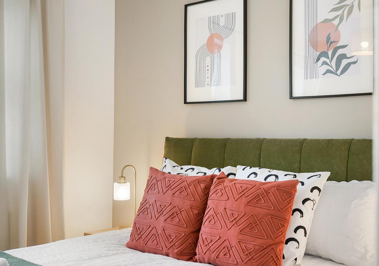 Villa East London House Near Tube With Parking Extérieur photo