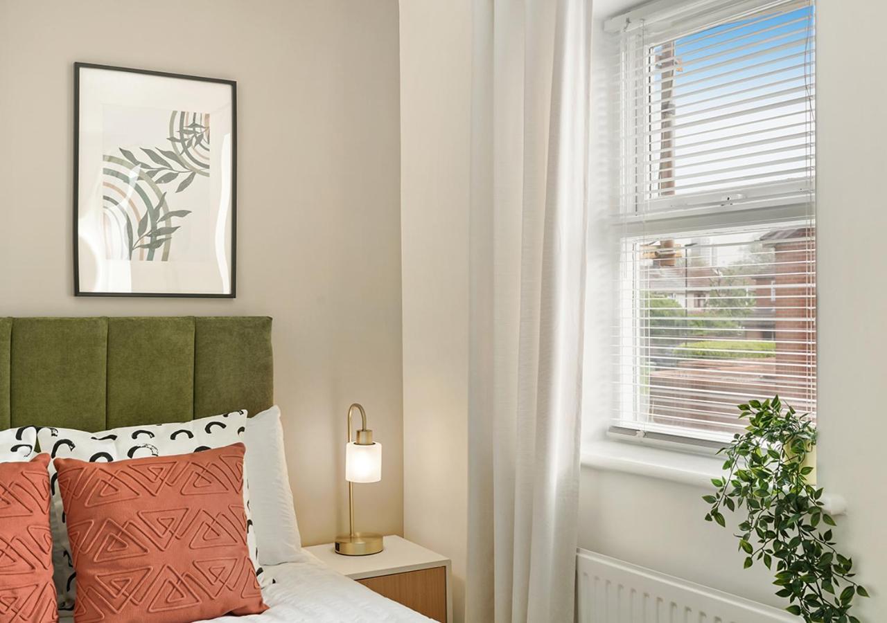 Villa East London House Near Tube With Parking Extérieur photo